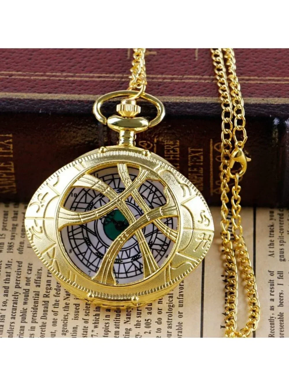 Men's Gold Analog Quartz Green Eyes Shape Pendant Necklace Round Pocket Watch
